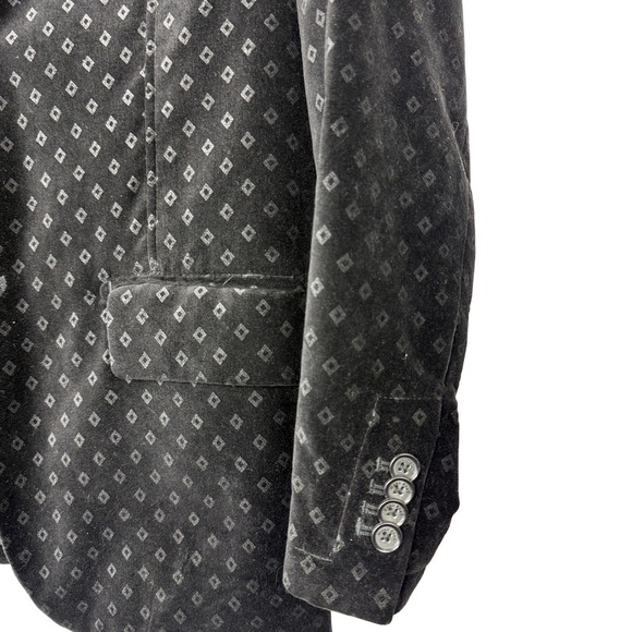 Marc Ecko Cut & Sew Mens Black Velvet Geometric Diamond Blazer Jacket Size M - Picture 2 of 11